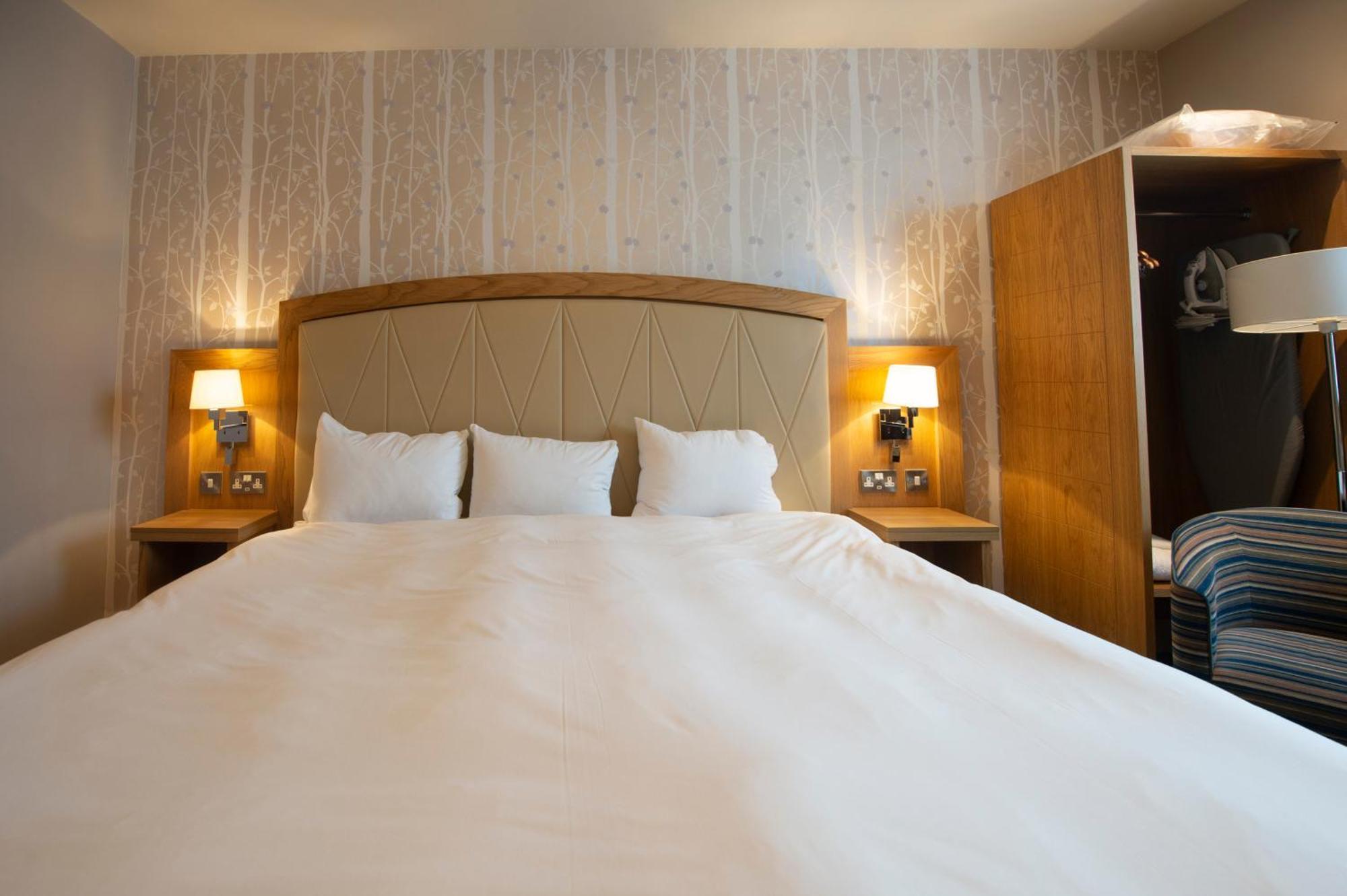 Sandford House Hotel Wetherspoon Huntingdon Buitenkant foto
