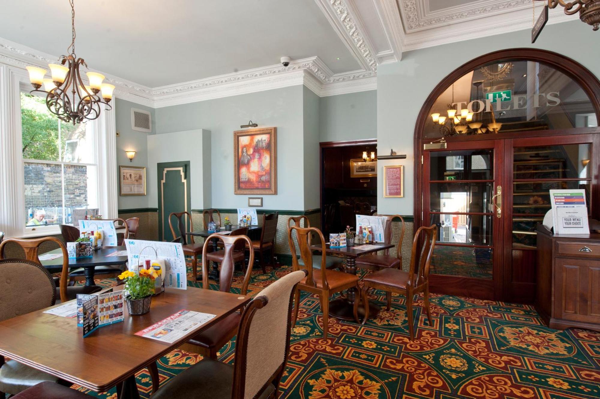 Sandford House Hotel Wetherspoon Huntingdon Buitenkant foto