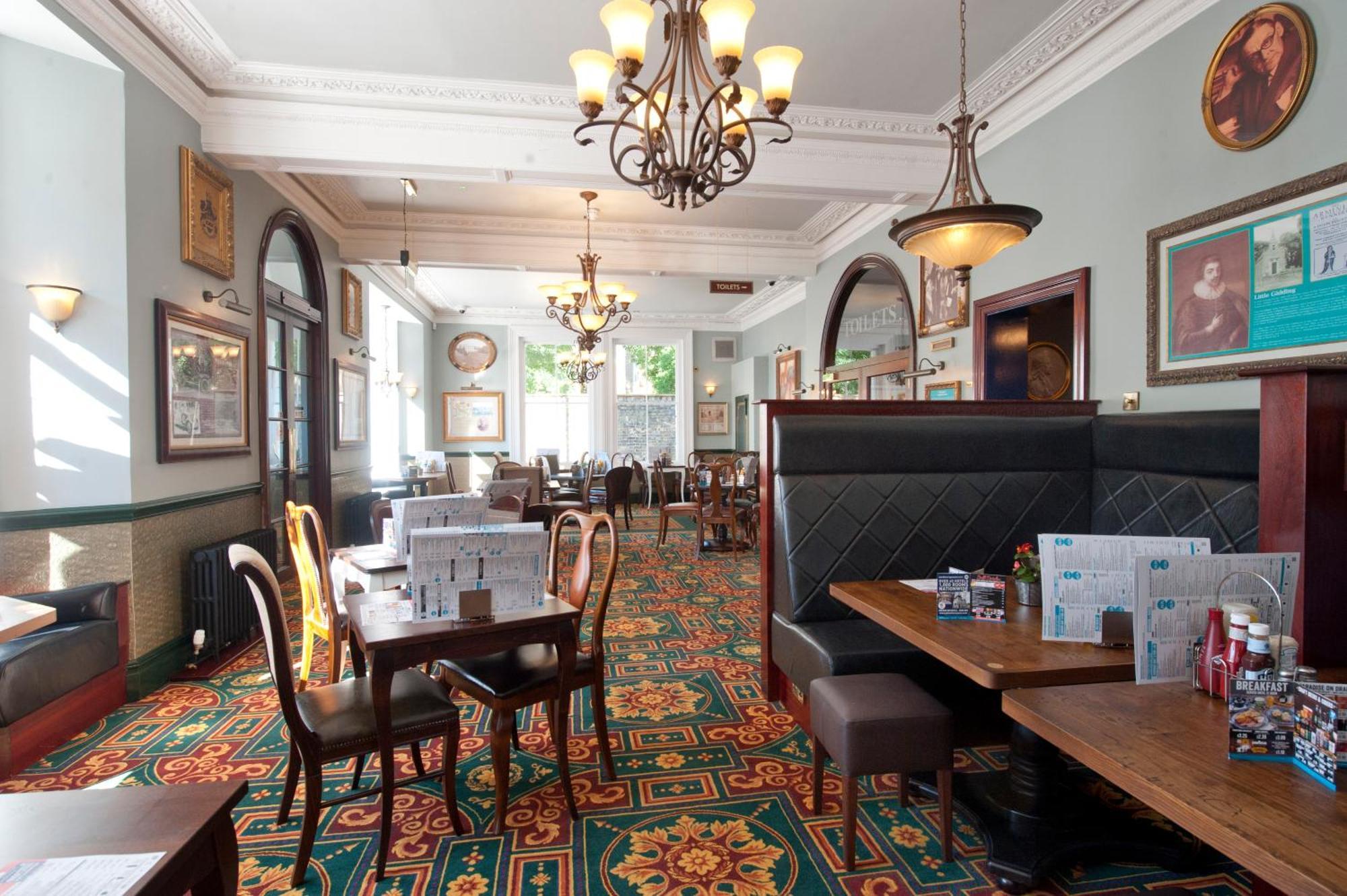 Sandford House Hotel Wetherspoon Huntingdon Buitenkant foto