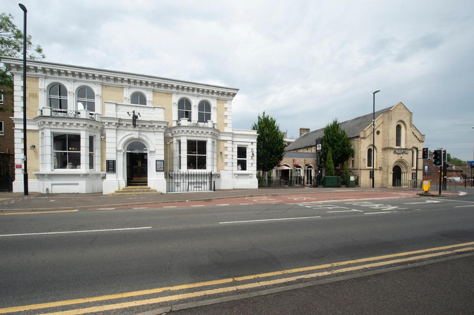 Sandford House Hotel Wetherspoon Huntingdon Buitenkant foto