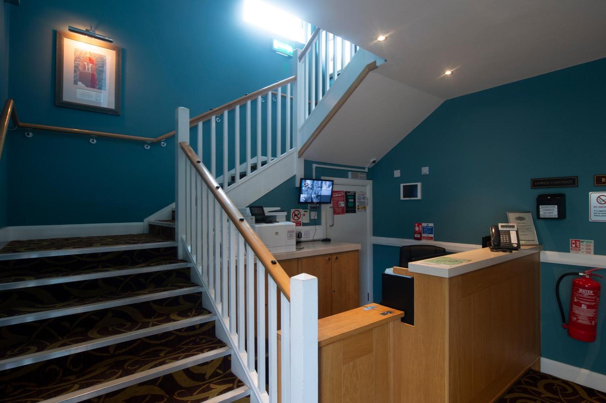 Sandford House Hotel Wetherspoon Huntingdon Buitenkant foto