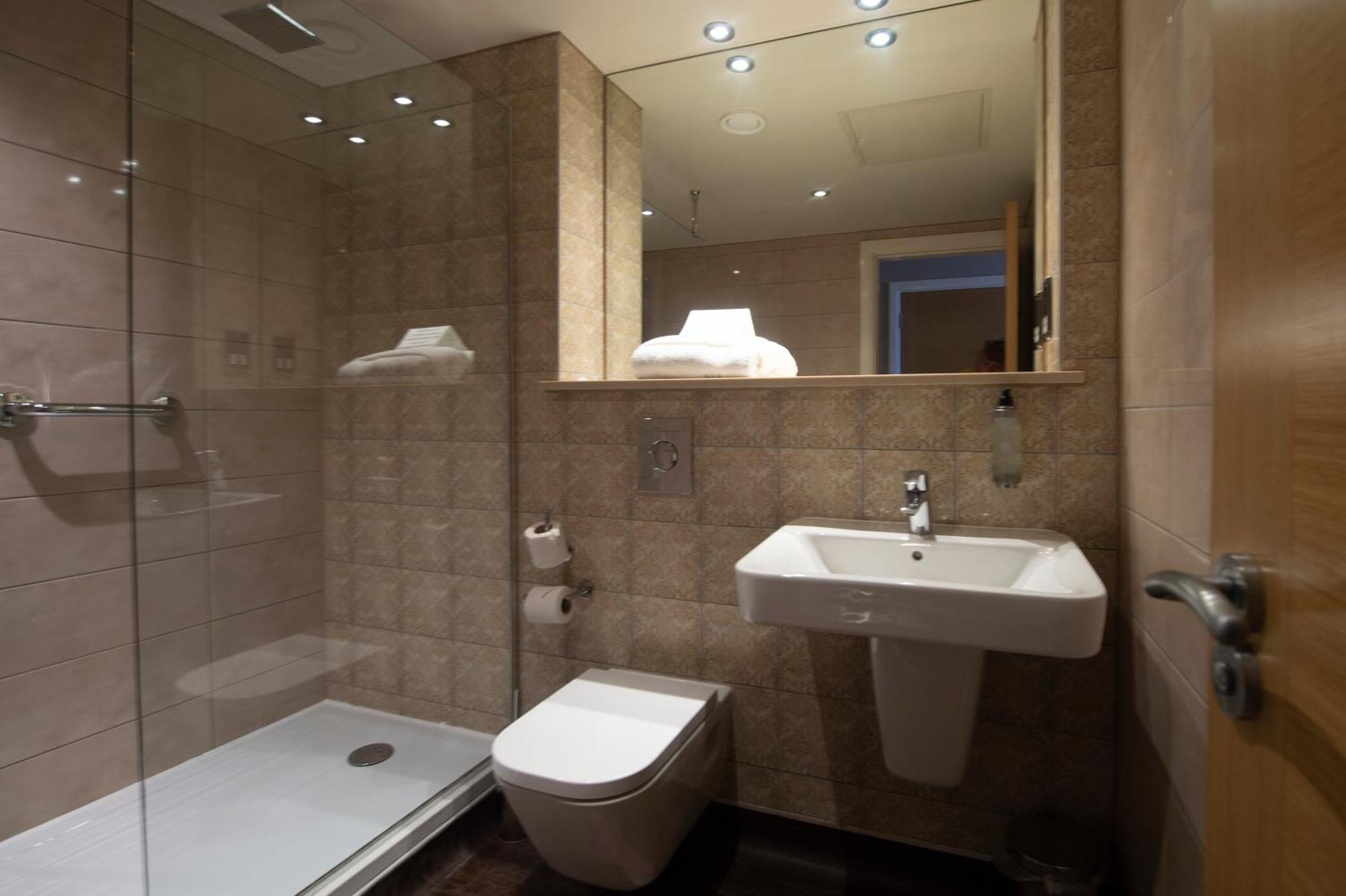 Sandford House Hotel Wetherspoon Huntingdon Buitenkant foto