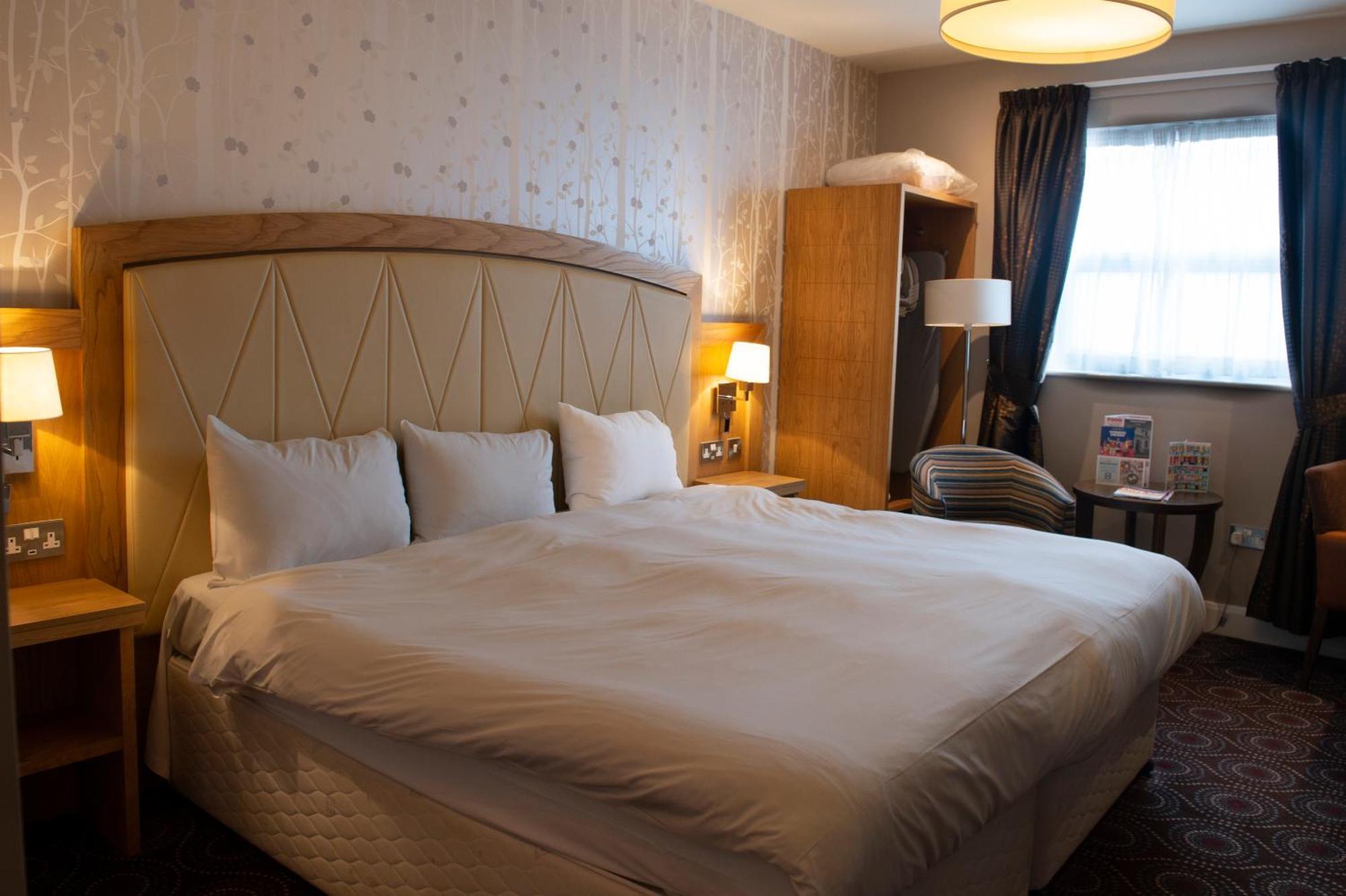 Sandford House Hotel Wetherspoon Huntingdon Buitenkant foto