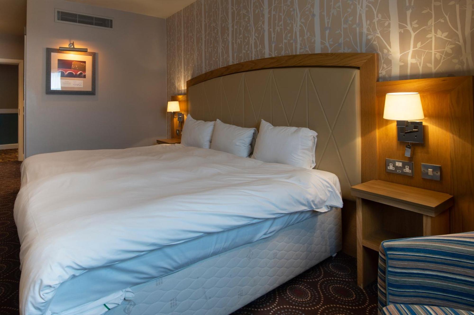 Sandford House Hotel Wetherspoon Huntingdon Buitenkant foto