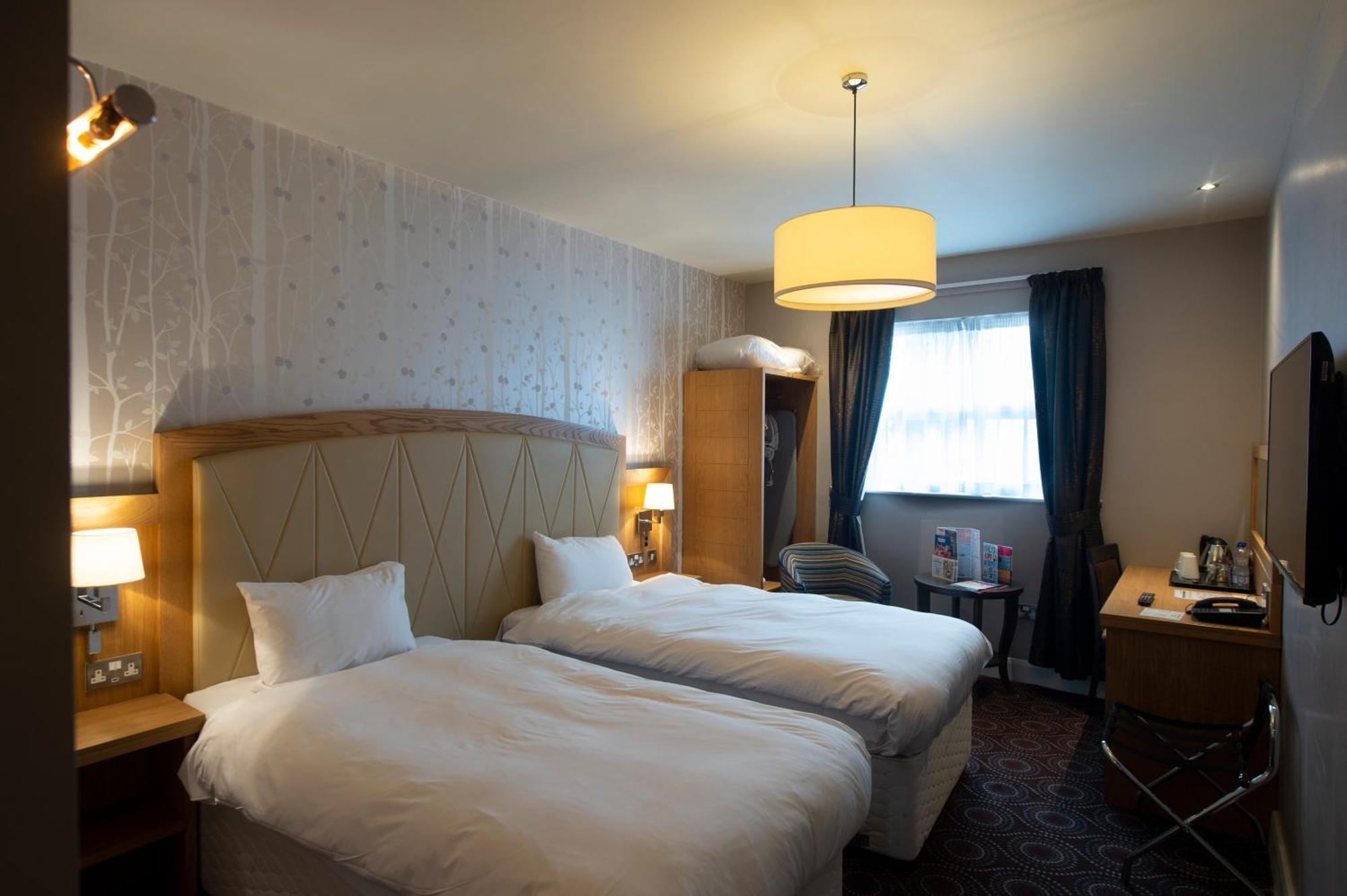 Sandford House Hotel Wetherspoon Huntingdon Buitenkant foto