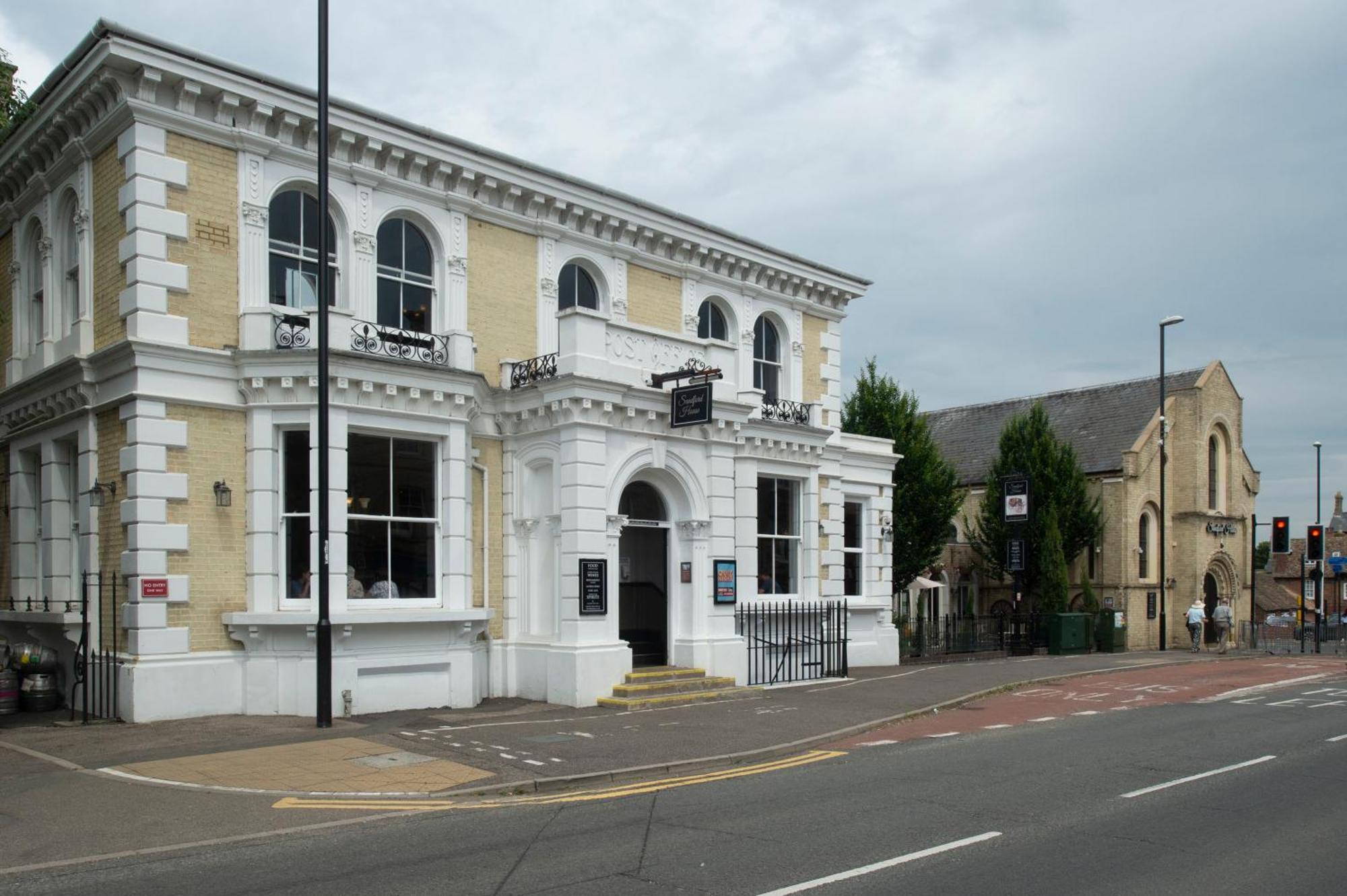 Sandford House Hotel Wetherspoon Huntingdon Buitenkant foto