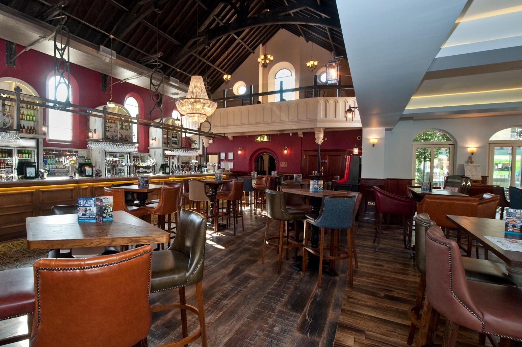 Sandford House Hotel Wetherspoon Huntingdon Buitenkant foto