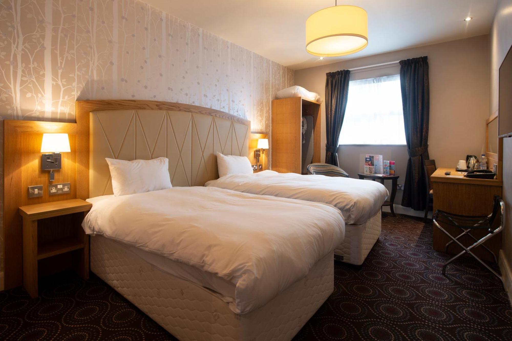 Sandford House Hotel Wetherspoon Huntingdon Buitenkant foto