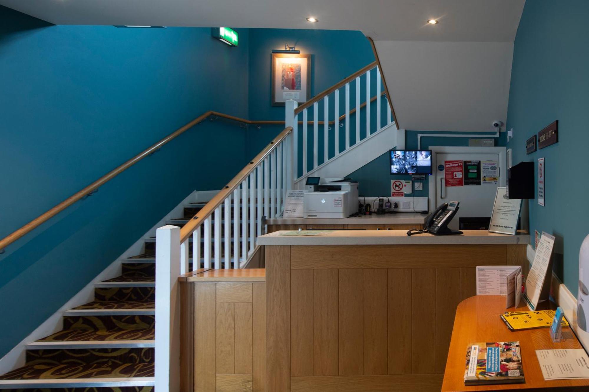 Sandford House Hotel Wetherspoon Huntingdon Buitenkant foto