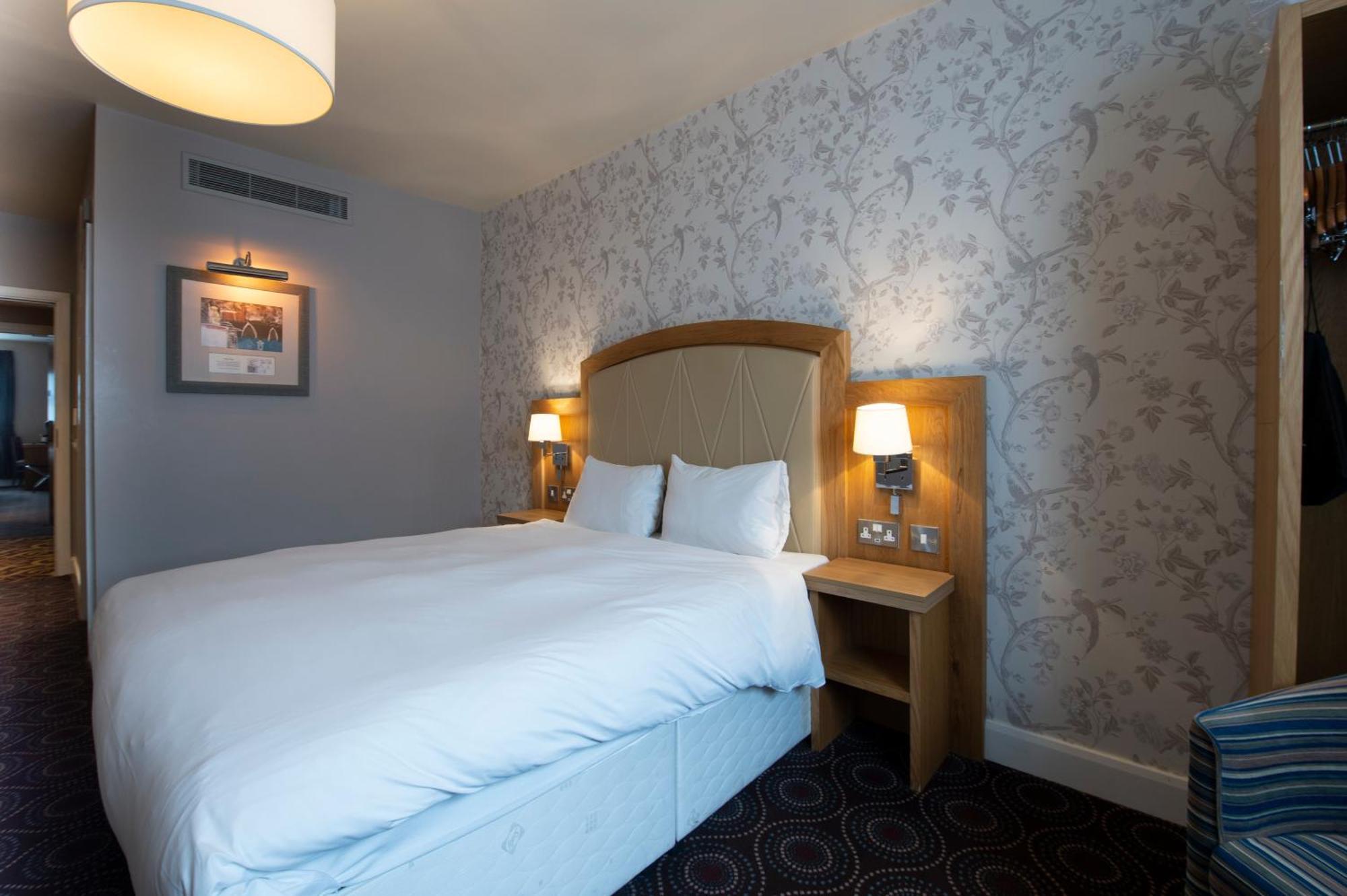 Sandford House Hotel Wetherspoon Huntingdon Buitenkant foto