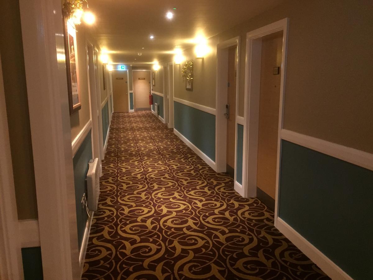 Sandford House Hotel Wetherspoon Huntingdon Buitenkant foto